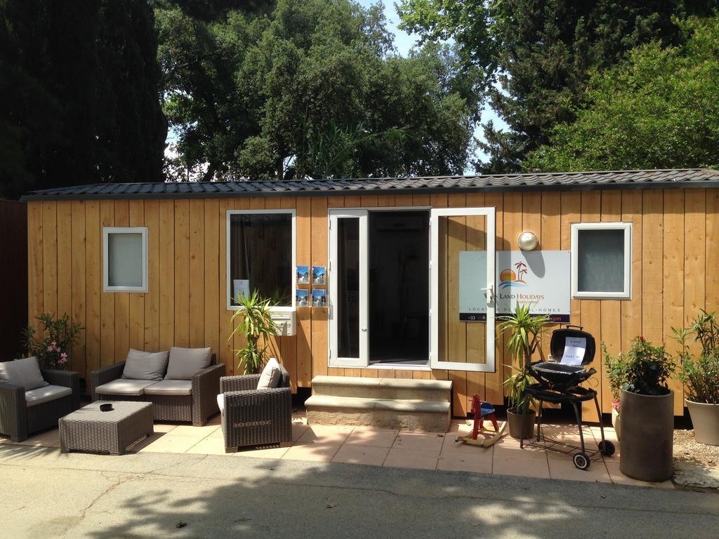 Vic'S Land Holidays Grimaud Esterno foto