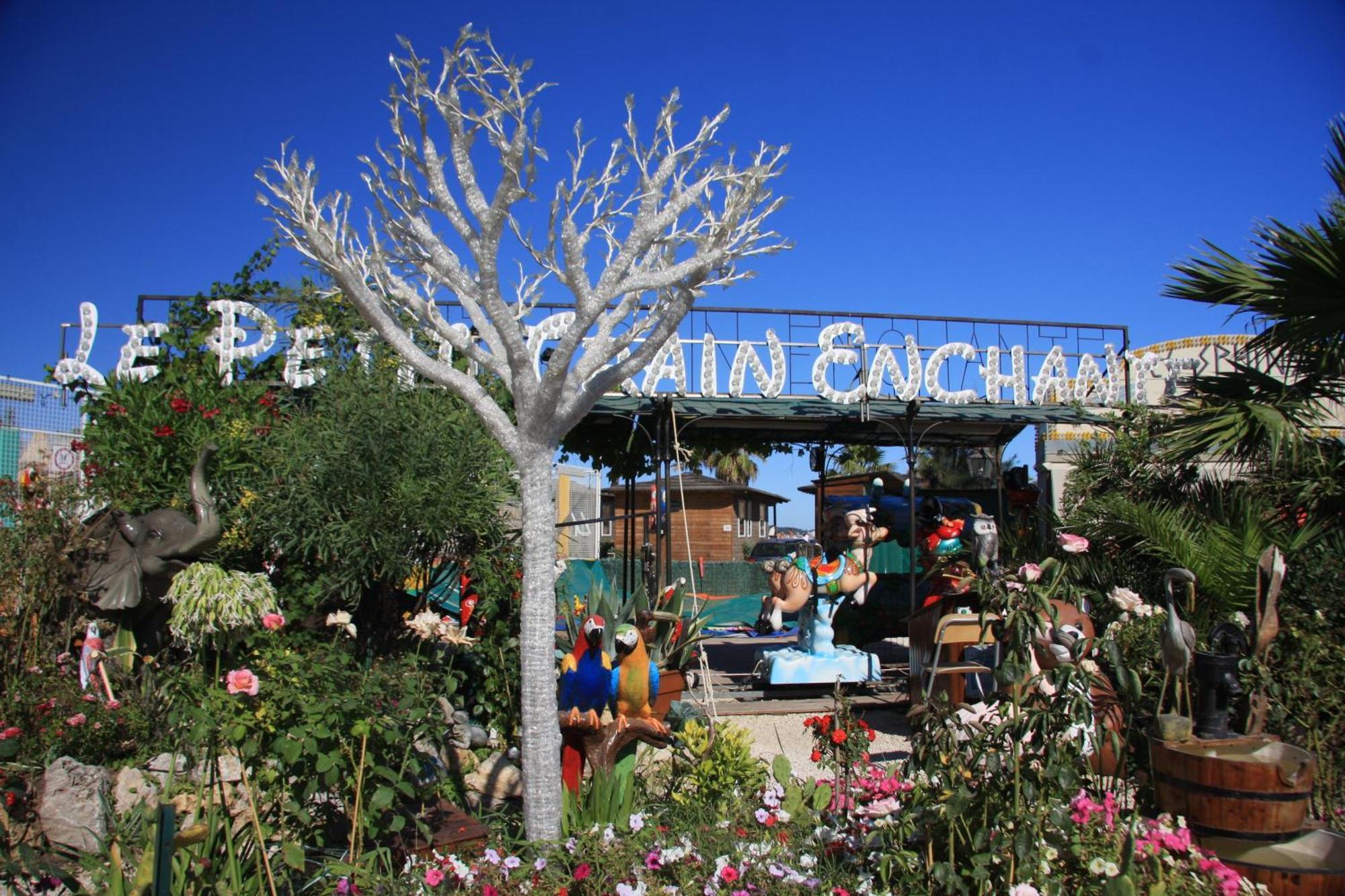 Vic'S Land Holidays Grimaud Esterno foto