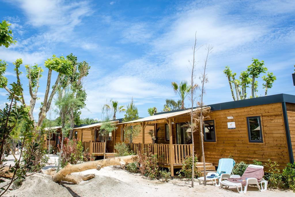 Vic'S Land Holidays Grimaud Esterno foto